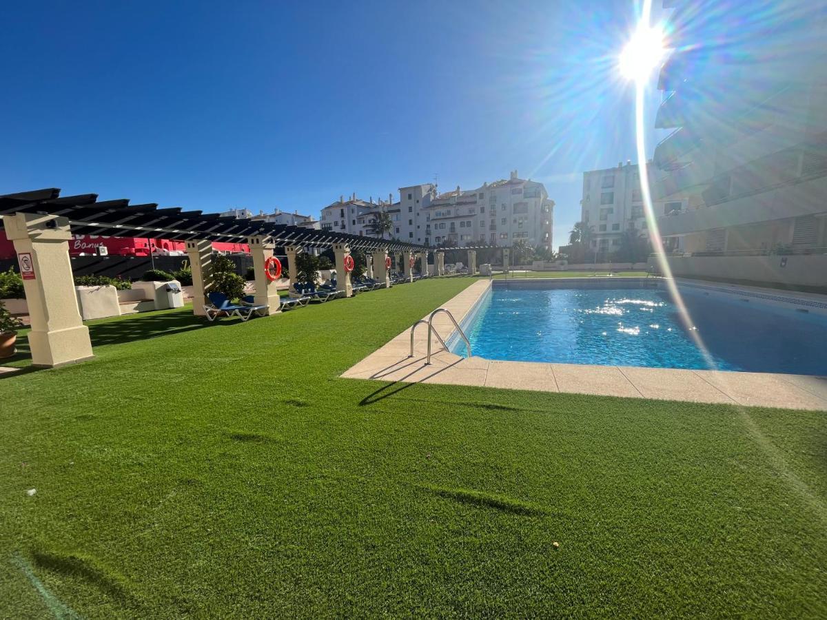 Appartement Heart Of Puerto Banus Newly Renavated Free Parking , Wifi ,Pool,Gym,Padel Court à Marbellac Extérieur photo